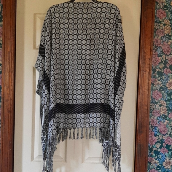 Kimchi Kimono - Picture 5 of 6